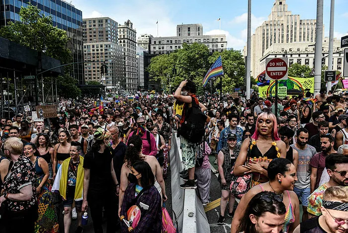 Rusya'dan LGBT sapkınlığına karşı flaş adım: Resmen yasakladılar! O listeye dahil ettiler