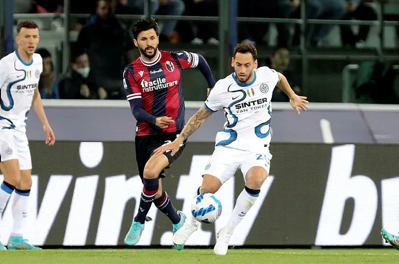 Serie A’da Inter yenildi, Milan zirveye yerleşti! Hakan Çalhanoğlu’nu yıkan geceye tarihi hata damga vurdu: Gözyaşlarını tutamadı… - Galeri - Spor