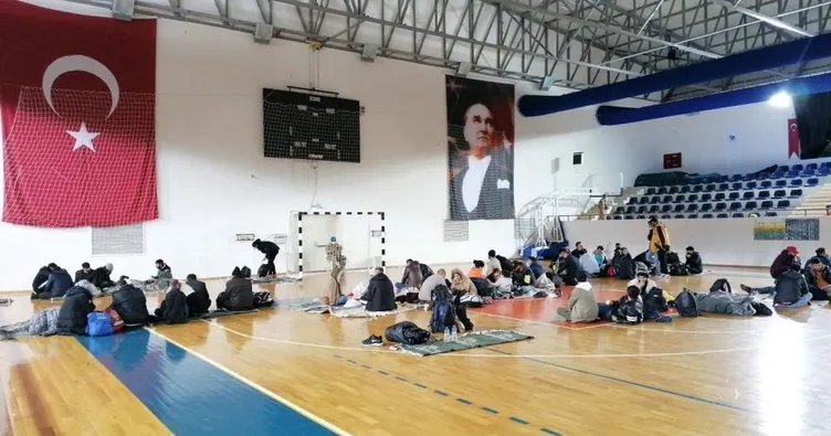 MİT ve jandarmadan ortak operasyon: 37’si çocuk 176 düzensiz göçmen yakalandı