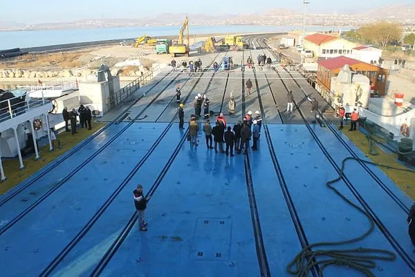 Tatvan-Van arası feribotla 3,5 saate düşüyor