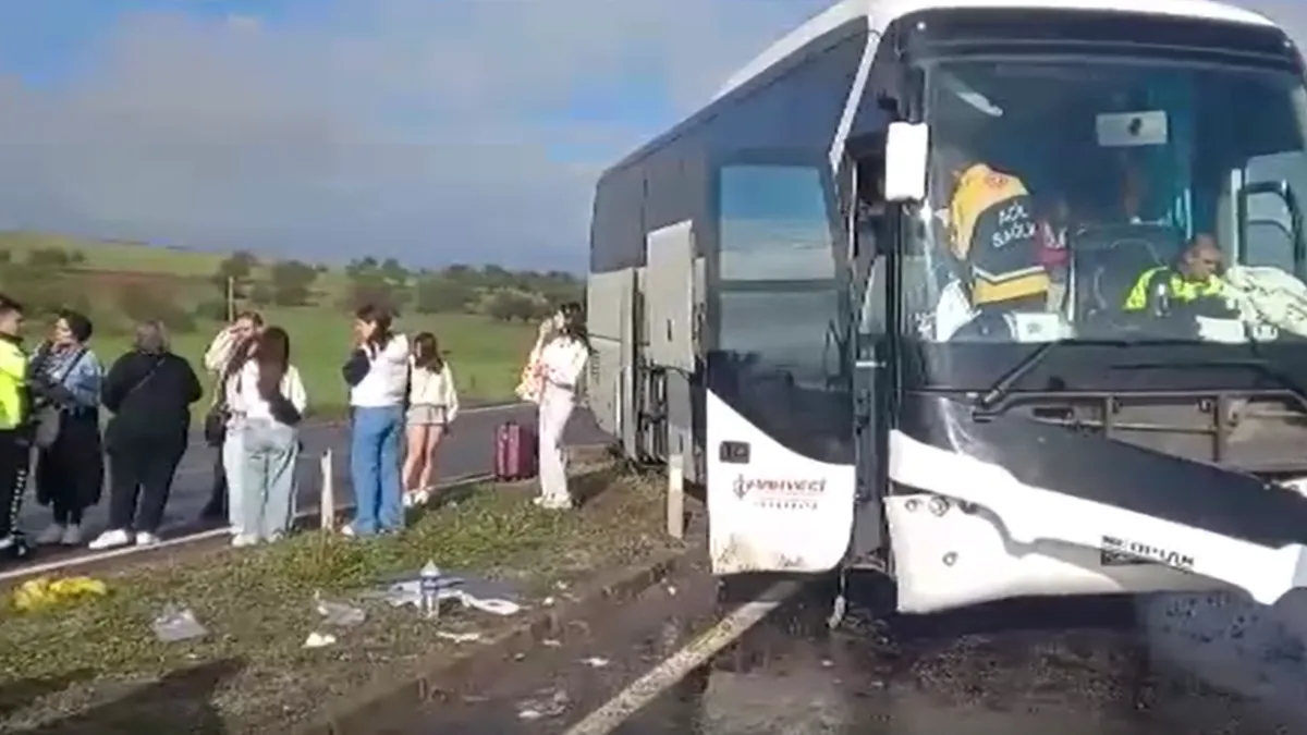 Aksaray'da tur otobüsü kazası: 14 kişi yaralandı