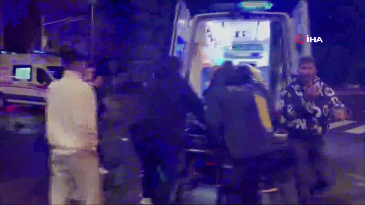 Kayseri’de ciple otomobil çarpıştı: 2 ağır yaralı | Video videosunu izle Kayseri’de ciple otomobil çarpıştı: 2 ağır yaralı | Video videosunu izle