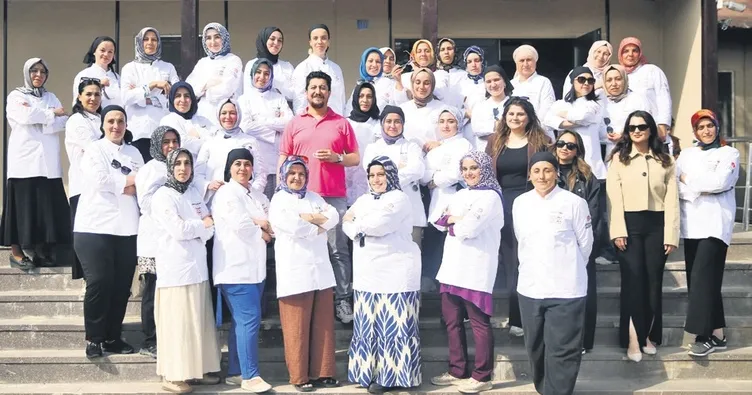 Depremzede kadınlar KADEM’le mutfakta