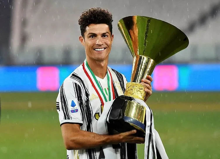 Ronaldo yüzyılın futbolcusu seçildi