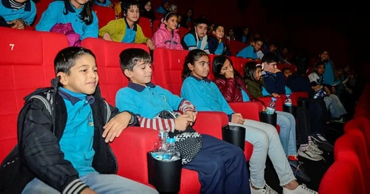 İlk kez sinemada film izlediler