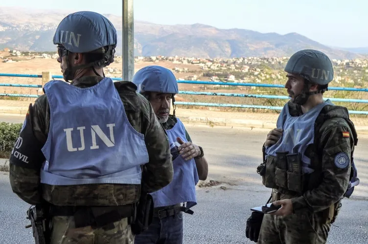 İsrail’e kimse dur demiyor! Lübnan’da 24 saatte ikinci saldırı: BM askerleri peş peşe vuruldu!