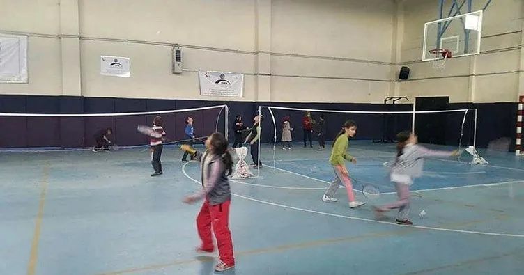 Çavdarhisar’da Badminton Kursu açıldı