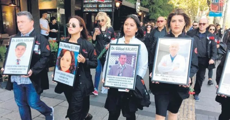 Beyaz önlük siyah çığlık