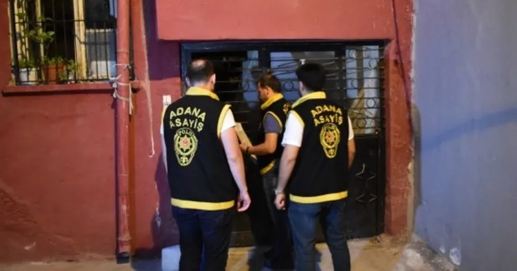Adana’da polisler ev ziyaretleri yaparak telefonla dolandırıcılık uyarısında bulundu