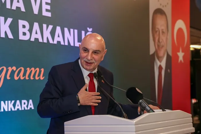 turgut-altinoktan-600-daire-iftirasi-atan-murat-agirele-net-yanit-tapusunu-cikartmazsa-namerttir-1711047872345.jpg Turgut Altınok'tan '600 daire' iftirası atanlara net yanıt: Tapusunu çıkartmayan namerttir!