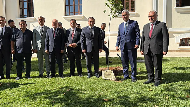 bakan-bolat-ozel-sektorumuz-ekonominin-lokomotifi-1787251252038.jpeg Bakan Bolat: Özel sektörümüz ekonominin lokomotifi