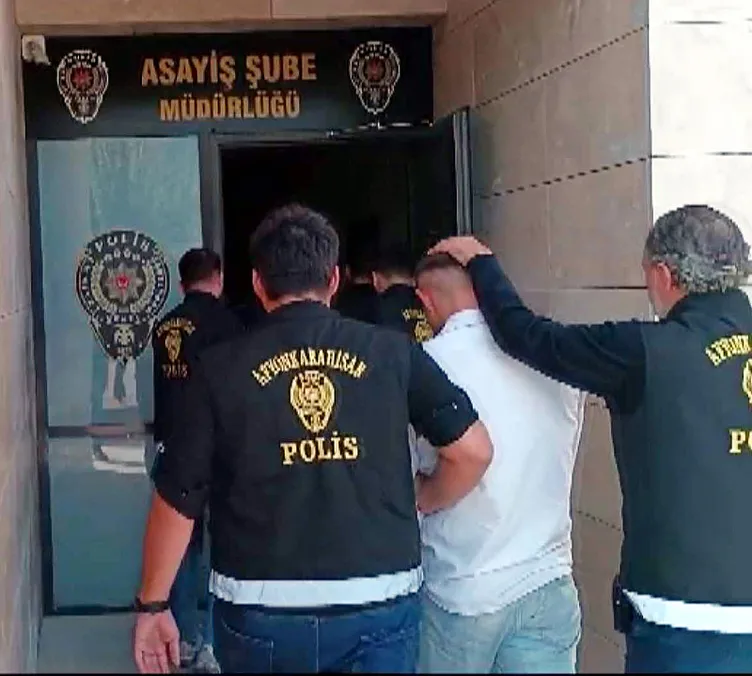 Sürücüyü camdan çıkarıp dövdüler: 3 kişi tutuklandı!