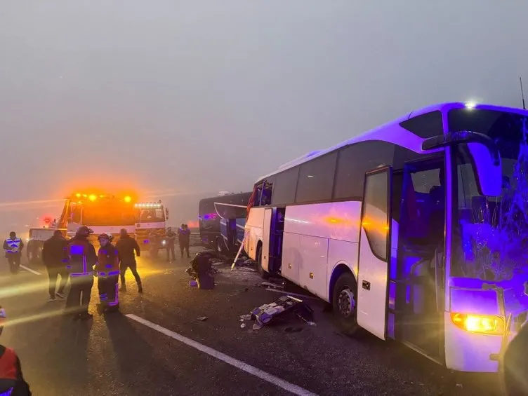 Sakarya Kuzey Marmara Otoyolu’nda zincirleme trafik kazası: 10 ölü, 61 yaralı var!