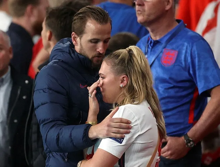 Son dakika: EURO 2020 finaline damga vuran an! Çocukluk aşkını böyle teselli etti...