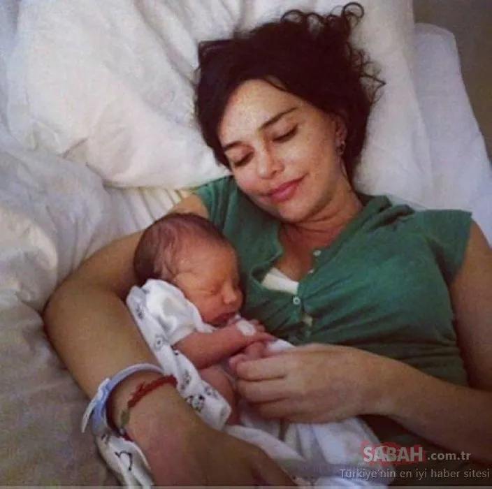 Yaprak Dökümü'nün Fikret'i Bennu Yıldırımlar'ın kızı Ada güzelliğiyle sosyal medyayı salladı! İşte Bennu Yıldırımlar'ın gözlerden uzak büyüyen kızı...