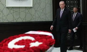 MHP lideri Bahçeli’den Kabine’ye Türk bayraklı çiçek jesti