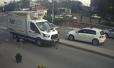 İstanbul'da yolun karşısına geçmeye çalışan kadın kamyonetin altında kaldı #istanbul