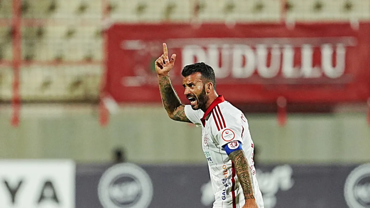 Antalyaspor, İstanbul'da son nefeste kazandı!