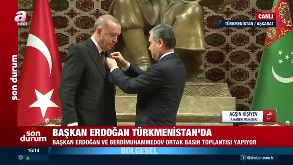 Berdimuhammedov tarafından Başkan Erdoğan'a Türkmenistan Devlet Nişanı takdim edildi