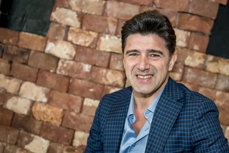 Hakan Ural’ın annesi meğer Yeşilçam yıldızıymış! İlk defa duyanlar çok şaşırdı... İşte Hakan Ural’ın Yeşilçam güzeli annesi!