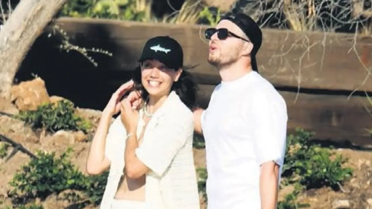 Taze aşıklardan ilk kare – Son Dakika Magazin Haberleri Taze aşıklardan ilk kare – Son Dakika Magazin Haberleri