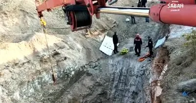 Adana Seyhan’da kuyu çöktü 2 kişi toprak altında kaldı | Video
