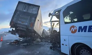 Afyonkarahisar'daki zincirleme kazada 30 kişi yaralandı #afyonkarahisar