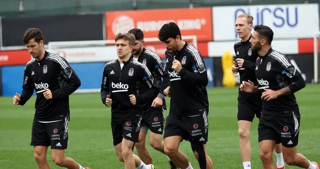 Napoli, Beşiktaşlı milli yıldızın peşinde! Menajerinden transfer açıklaması...