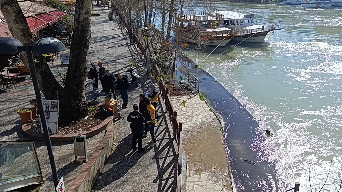 Antalya’da hayatına son vermek istedi: Son anda kurtarıldı! ‘Beni sığınma evine götürün’ Antalya’da hayatına son vermek istedi: Son anda kurtarıldı! ‘Beni sığınma evine götürün’