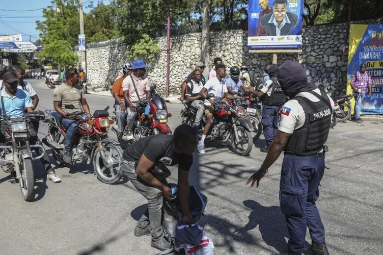 Haiti’de şiddet olayları artıyor: Halk güvenlik güçleriyle birlikte çatıştı