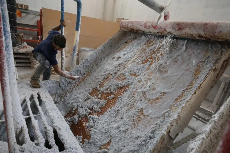 Filistin’de palmiye atığından kağıt mendil üretiliyor