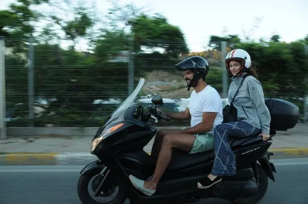 Burak Özçivit ve Fahriye Evcen Afrika tatilinde!