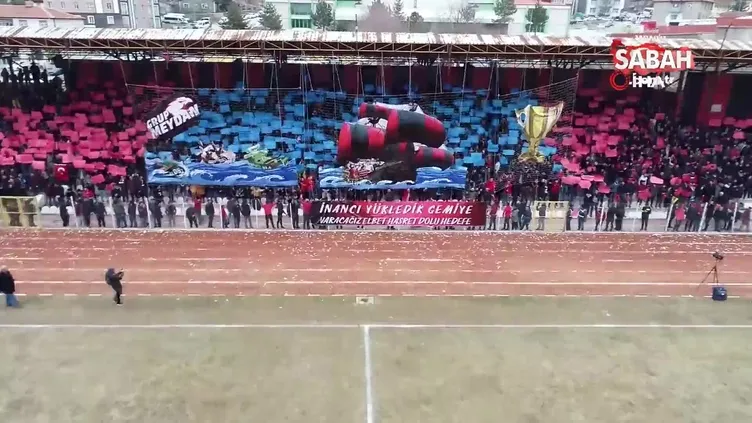 Yozgatspor taraftarından muhteşem koreografi