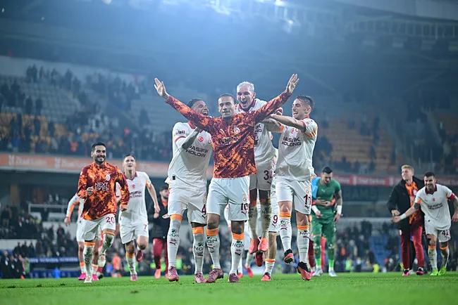 son-dakika-haberi-galatasaray-basaksehir-deplasmaninda-sane-ile-kazandi-1760815616757.jpeg