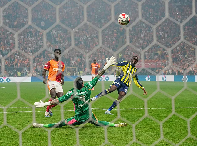 fenerbahcede-sidiki-cherif-hayal-kirikligi-yasatti-1777622001246.jpg