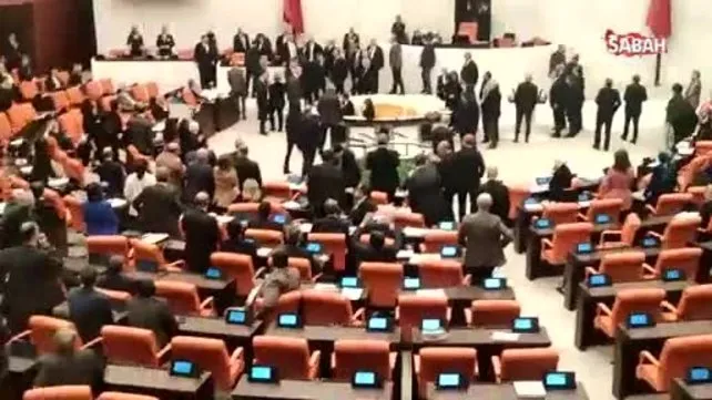Meclis'te büyük gerginlik! HDP'liler istihbarat raporlarını açıklamaya çalışınca ortalık karıştı | Video