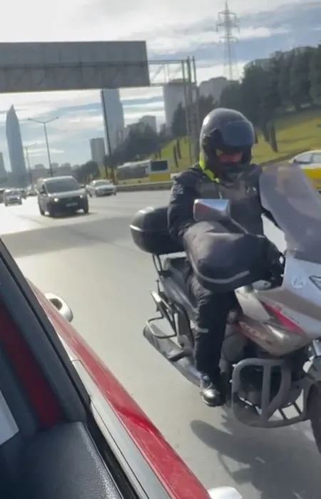 İstanbul’da trafikte maganda dehşeti! Kadın sürücüye kabusu yaşattı: Defalarca tekmeledi!