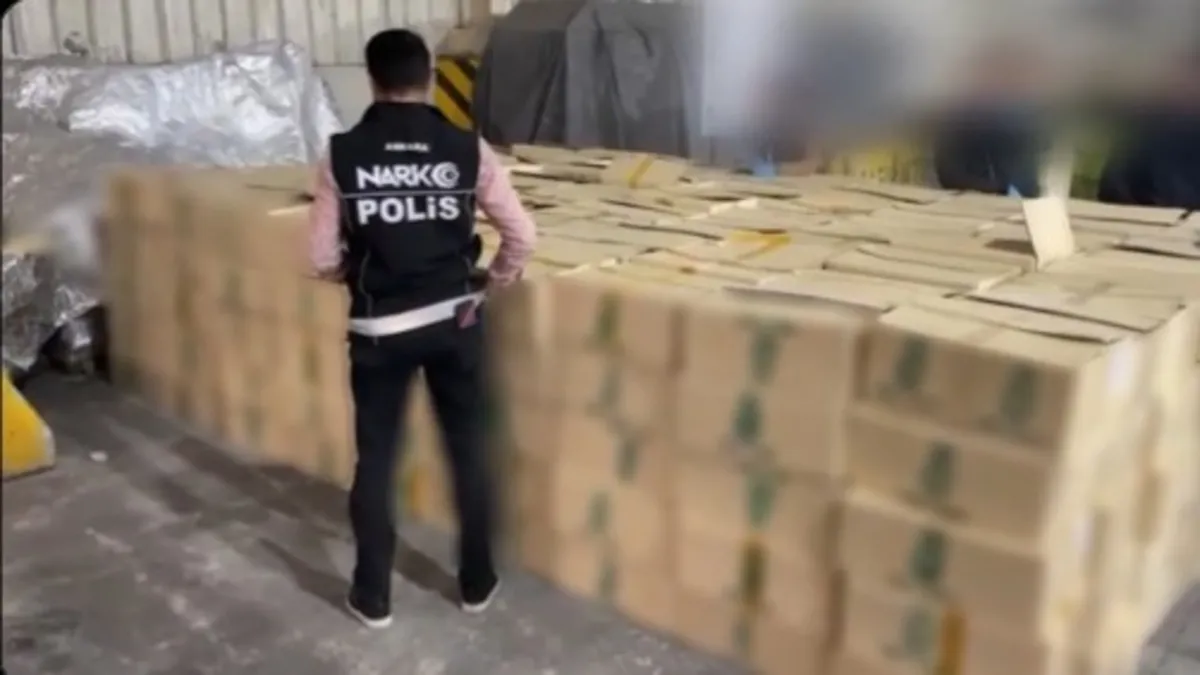 Bakan Yerlikaya açıkladı! Derince Limanı’nda uyuşturucu operasyonu: 1 ton 508 kilogram skunk ele geçirildi Bakan Yerlikaya açıkladı! Derince Limanı’nda uyuşturucu operasyonu: 1 ton 508 kilogram skunk ele geçirildi