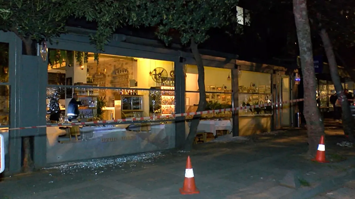 Tartışmanın ardından kurşunladı: Kadıköy’de restorana silahlı saldırı! Tartışmanın ardından kurşunladı: Kadıköy’de restorana silahlı saldırı!
