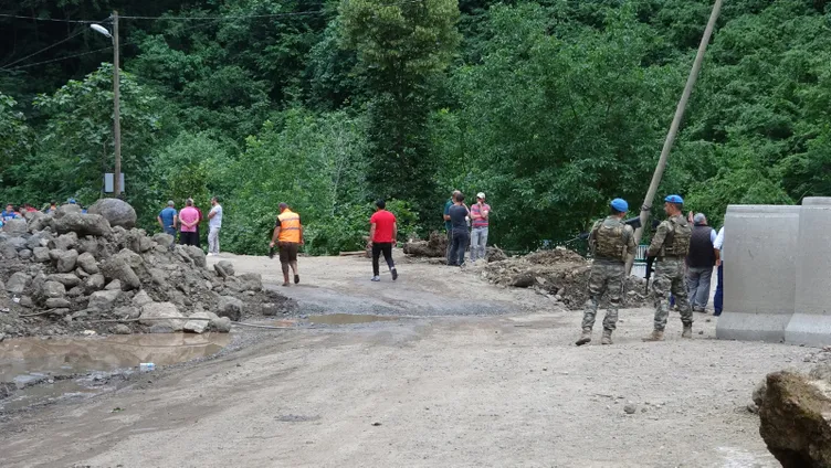 Son dakika: Trabzon Araklı'da sel felaketinde ölü sayısı 8'e yükseldi