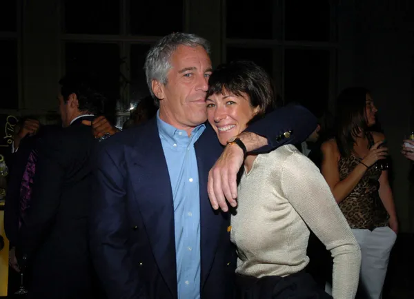 Türk emlakçı kadın ABD'li milyarder Jeffrey Epstein’a 100 milyon dolarlık dava açtı - 1