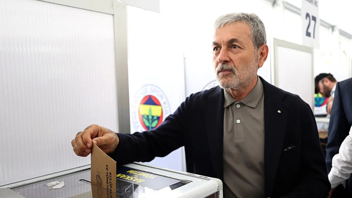 Fenerbahçe Teknik Direktörü Aykut Kocaman