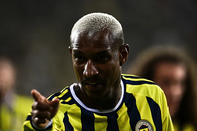 fenerbahcede-anderson-talisca-bilmecesi-1787468431361.jpg