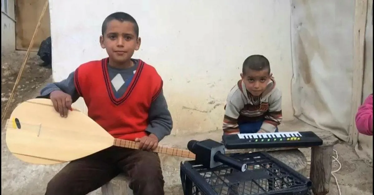 Fenomen Cocuklara Saz Ve Org Hediye Son Dakika Haberler