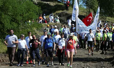 Ölüm yolunda Barış Yürüyüşü başladı