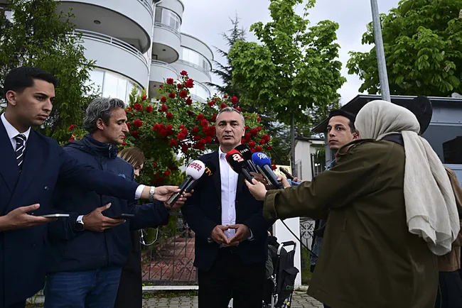 son-dakika-ozgur-ozel-genel-baskani-2-milyon-uye-secsin-demisti-muslim-saridan-cevap-siyasi-bir-polemik-1779798308710.jpg SON DAKİKA… Özgür Özel ‘Genel başkanı 2 milyon üye seçsin’ demişti! Müslim Sarı’dan cevap: Siyasi bir polemik!