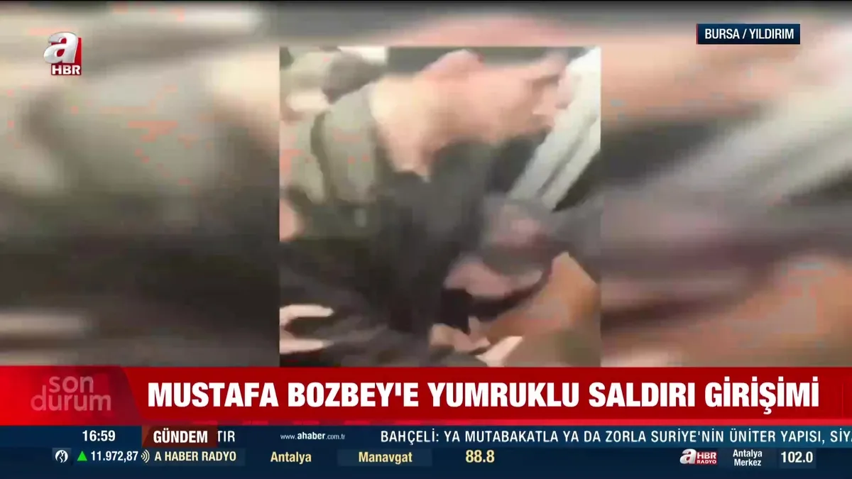 CHP’li meclis üyesinden Bursa Büyükşehir Belediye Başkanı Mustafa Bozbey’e saldırı girişimi kamerada | Video videosunu izle CHP’li meclis üyesinden Bursa Büyükşehir Belediye Başkanı Mustafa Bozbey’e saldırı girişimi kamerada | Video videosunu izle