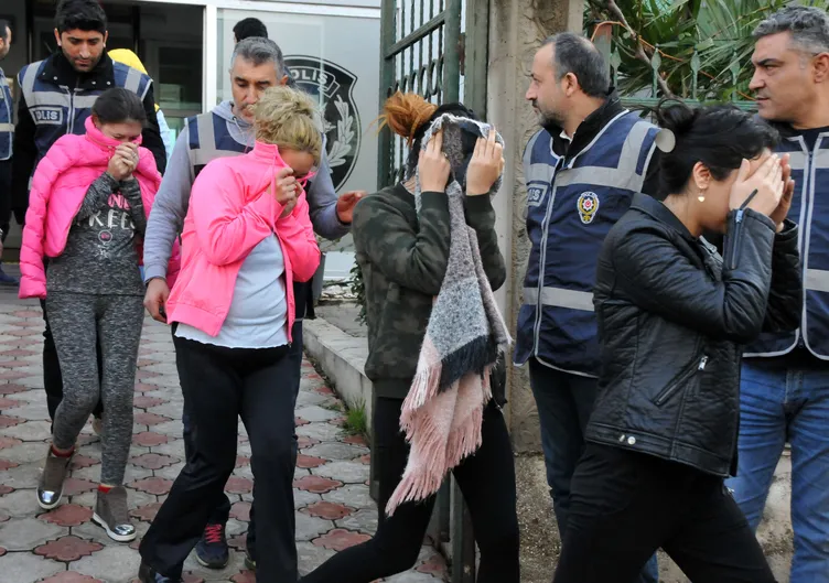 Antalya'da fuhuş operasyonu: 58 gözaltı