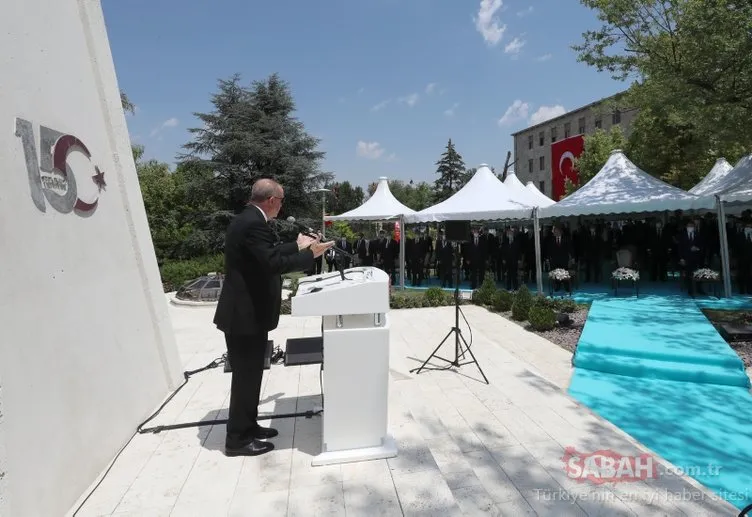 Son dakika! Başkan Erdoğan, 15 Temmuz Şehitler Anıtı’na çelenk bıraktı