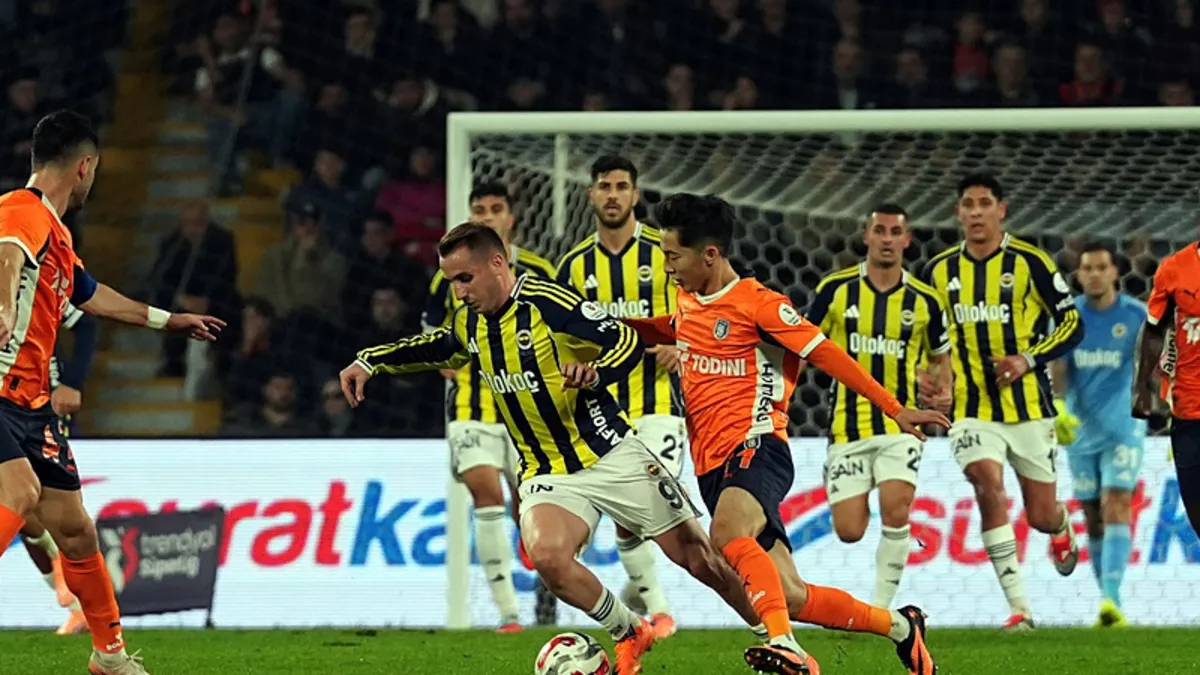 CANLI | Fenerbahçe, Başakşehir’i konuk ediyor! Sarı-lacivertlilerin ilk 11’i belli oldu… CANLI | Fenerbahçe, Başakşehir’i konuk ediyor! Sarı-lacivertlilerin ilk 11’i belli oldu…
